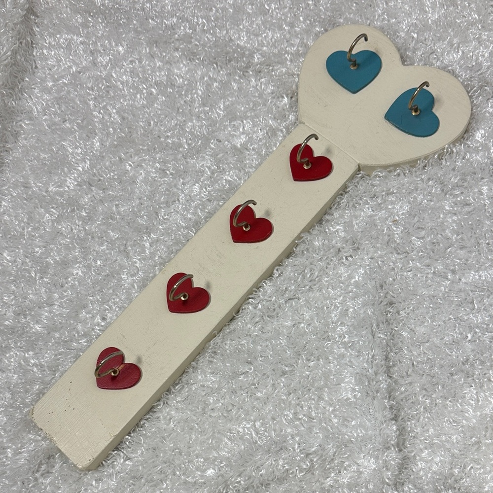Heart wall heart key holder vintage 80s